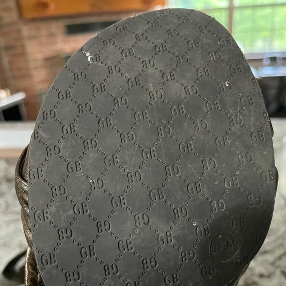 Sandals - Picture 2 of 4